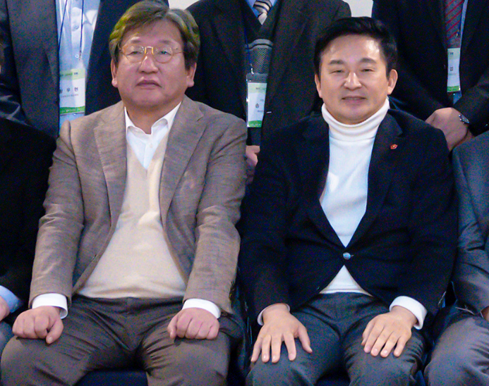 김상협 우리들의미래 이사장(왼쪽)과 원희룡 제주지사(사진=제주특별자치도 제공)
