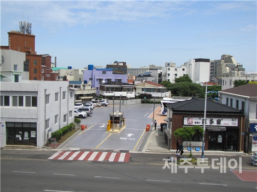 철거 후 들어선 주차장. (사진=고봉수 제공)