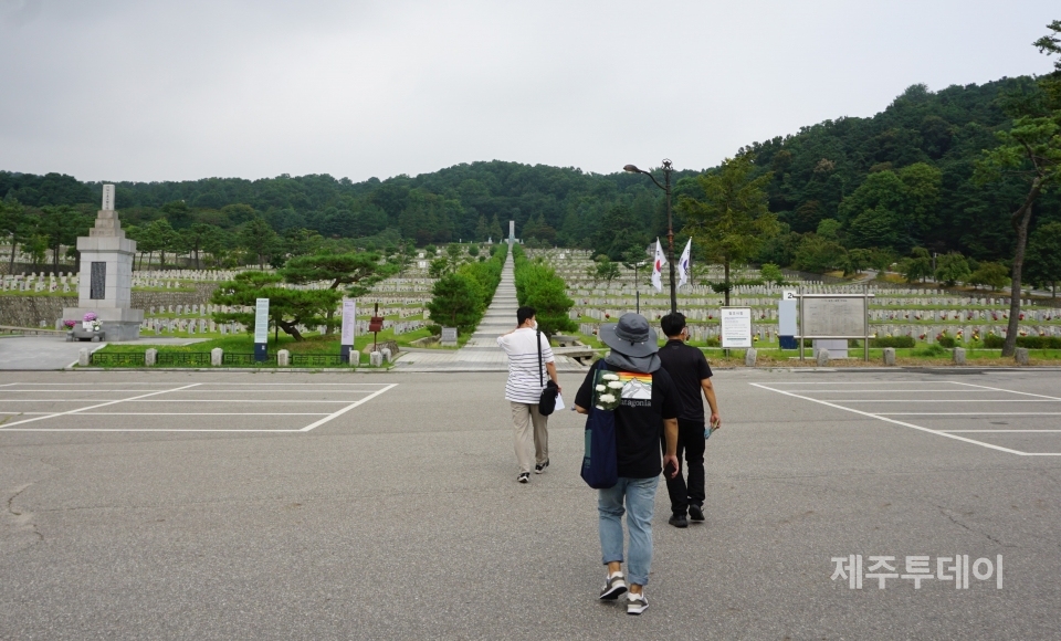 지난 12일 오전 제주4·3 도외 유적지 조사단이 서울국립현충원을 찾았다. (사진=조수진 기자)