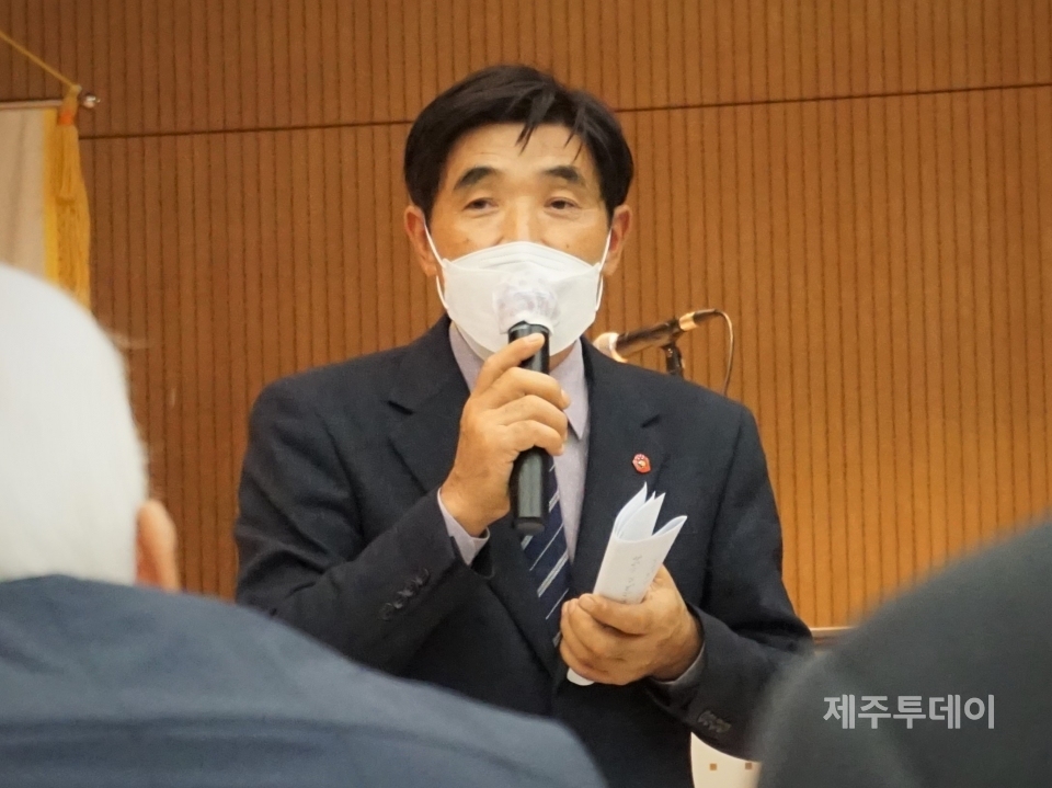 5일 오후 제주4·3평화교육센터에서 법안 설명 및 의견수렴을 위한 ‘4·3특별법 일부개정법률안’ 공청회가 개최됐다. 사진은 오임종 4·3희생자 유족회장. (사진=조수진 기자)