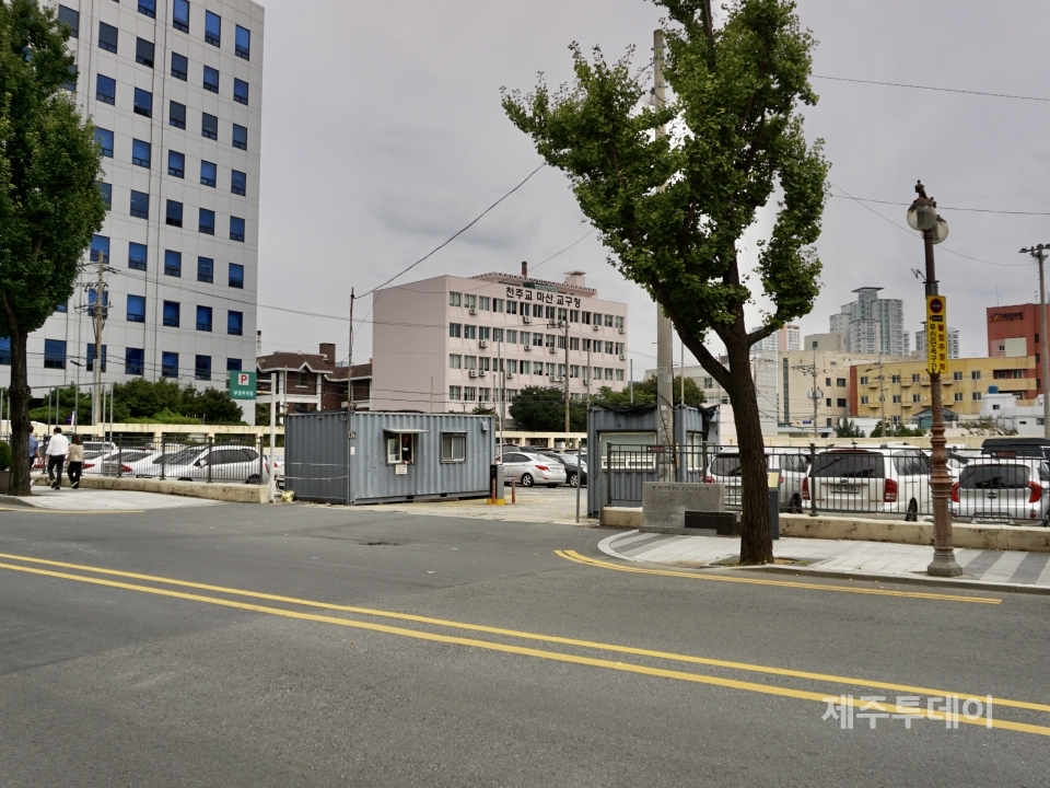 경상남도 창원시 마산합포구 오동동 부영주차장. 마산형무소가 있던 터이다. (사진=조수진 기자)