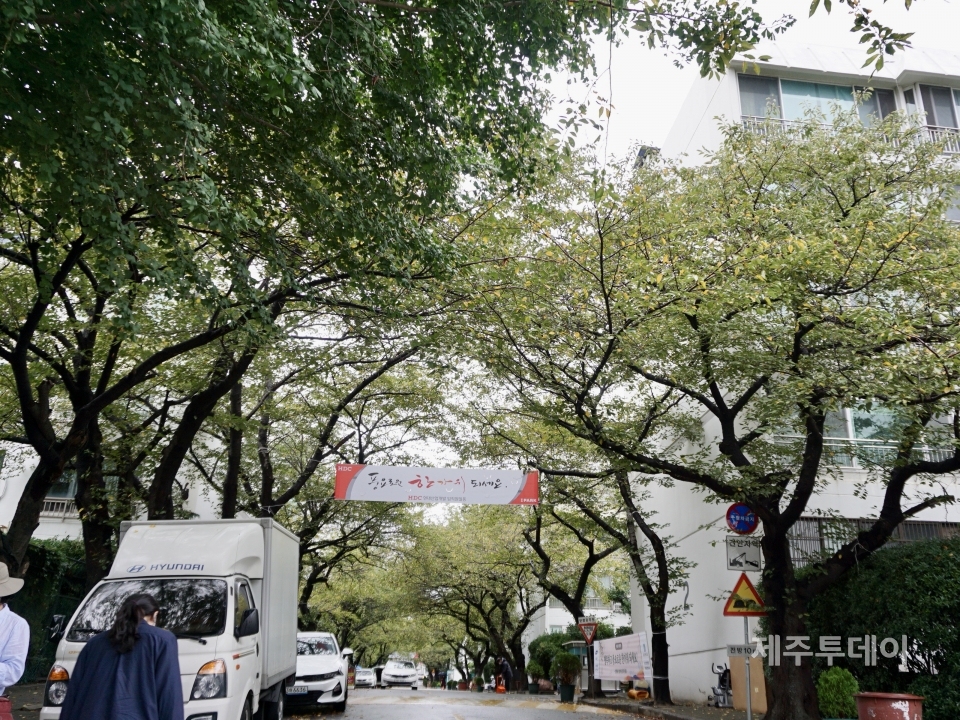 부산시 서구 동대신로2가에 있는 삼익아파트 일대는 예전 부산형무소가 있던 자리다. (사진=조수진 기자)