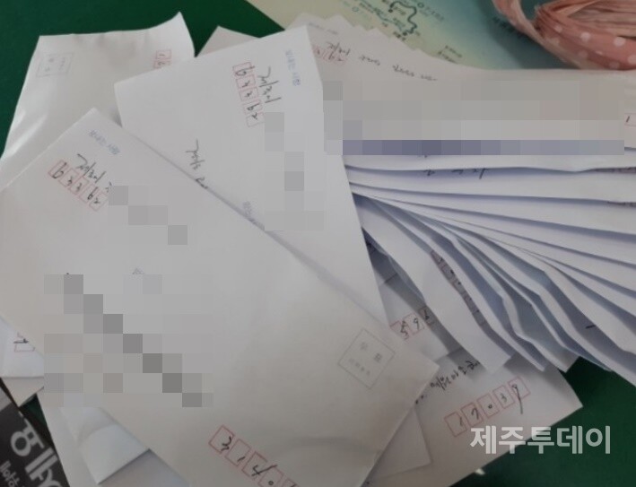 우편으로 보낸 씨앗나눔 봉투. (사진=김연주)