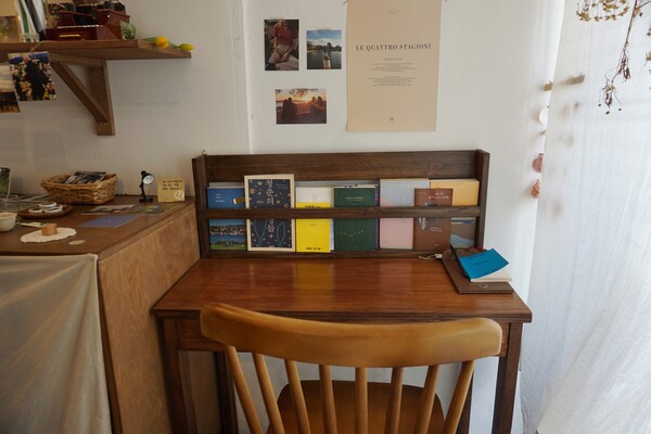 제주시 삼도일동에 위치한 '책방작은숲'의 비밀공간. (사진=요행)