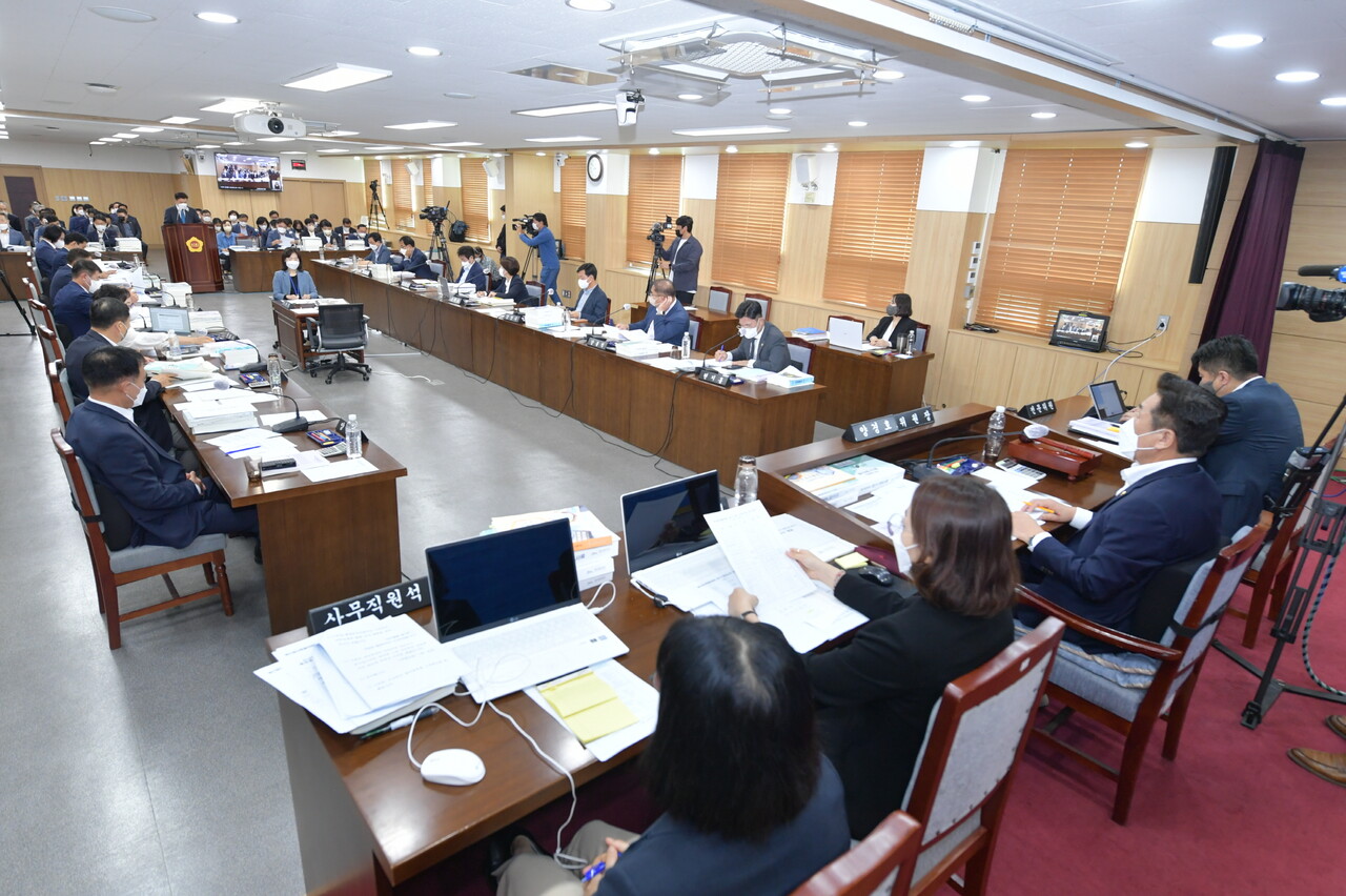 2022년 10월 5일 예산결산위원회 제1차 회의 모습. (사진=제주도의회)