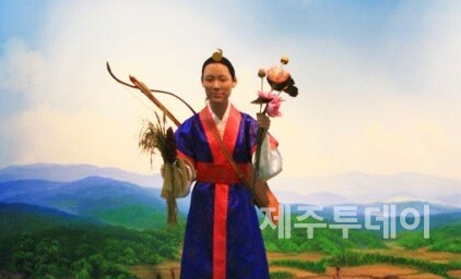 자청비는 신화속에서 제주인들에게 농사법을 알려준 문화영웅이다. (사진=설문대여성문화센터 VR캡처)