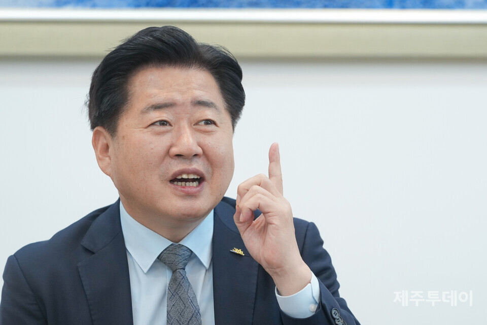 오영훈 제주도지사가 1일 제주도인터넷신문기자협회와 공동 신년대담을 진행하고 있다. (사진=제주도인터넷신문기자협회)