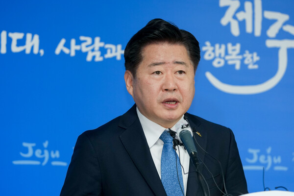 15일 오전 오영훈 제주도지사가 도청 기자실에서 기자회견을 열어 국민의힘을 상대로 태영호 국회의원 제명을 촉구하고 있다. (사진=제주특별자치도 제공)