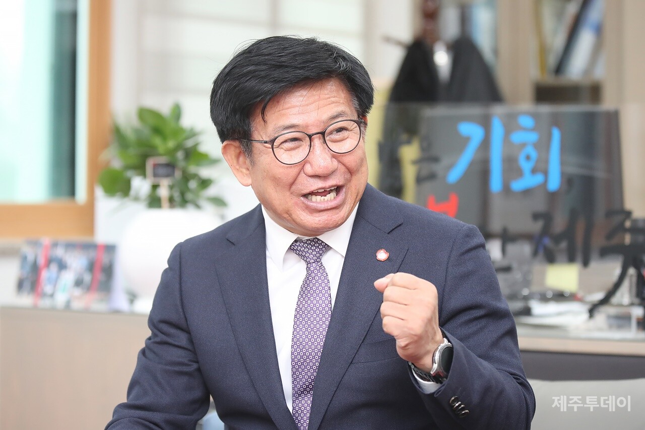 김경학 제주도의회 의장.(사진=제주도인터넷신문기자협회)