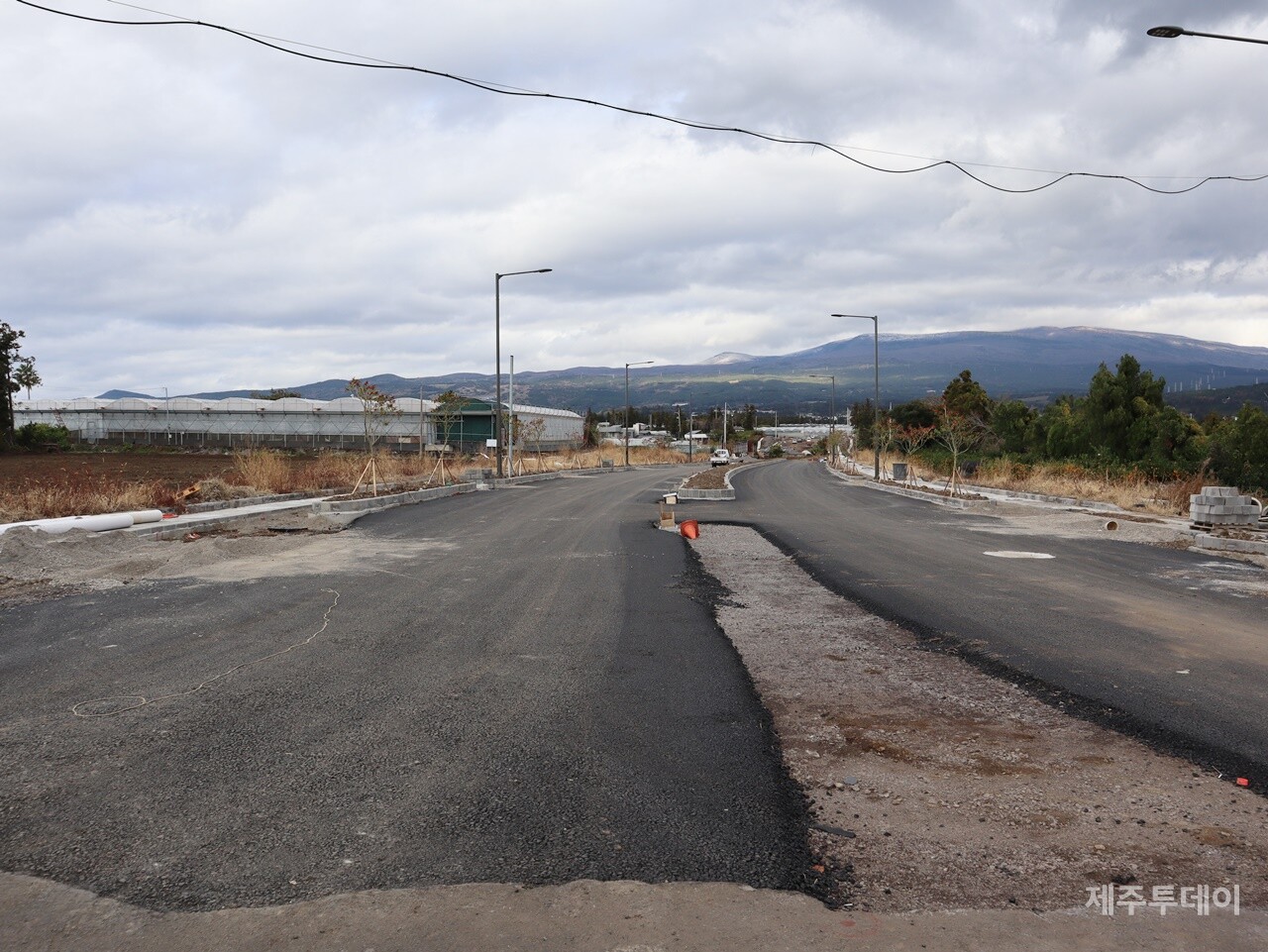 지난해 12월2일 서귀포 강정 민군복합형 관광미항 진입도로 개설 공사 현장을 찾았다. (사진=박지희 기자)