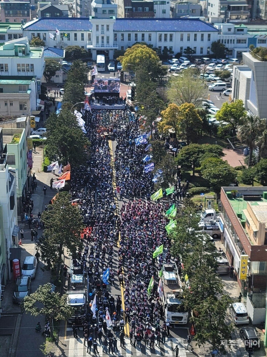 2일 오전 전국민주노동조합총연맹은 제주시청 앞에서 ‘4·3민중항쟁 75주년 정신계승 전국노동자대회’를 열었다. (사진=고용현 이사)