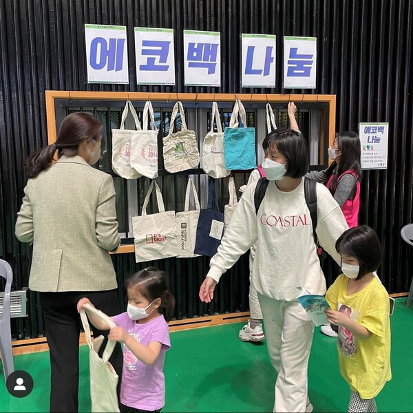 지난해 열린 '제2회 제주북페어' 현장. (사진=제주시탐라도서관 제공)