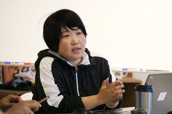 녹색연합과 제주투데이가 공동주최한 '2023 제주해양포럼'이 26일 두번째 자리를 마련한 가운데, 신수연 녹색연합 해양생태팀장이 발표하고 있다. (사진=박지희 기자)