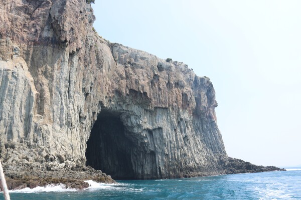 서귀포시 서귀동 소재 범섬 해식동굴. (사진=박지희 기자)