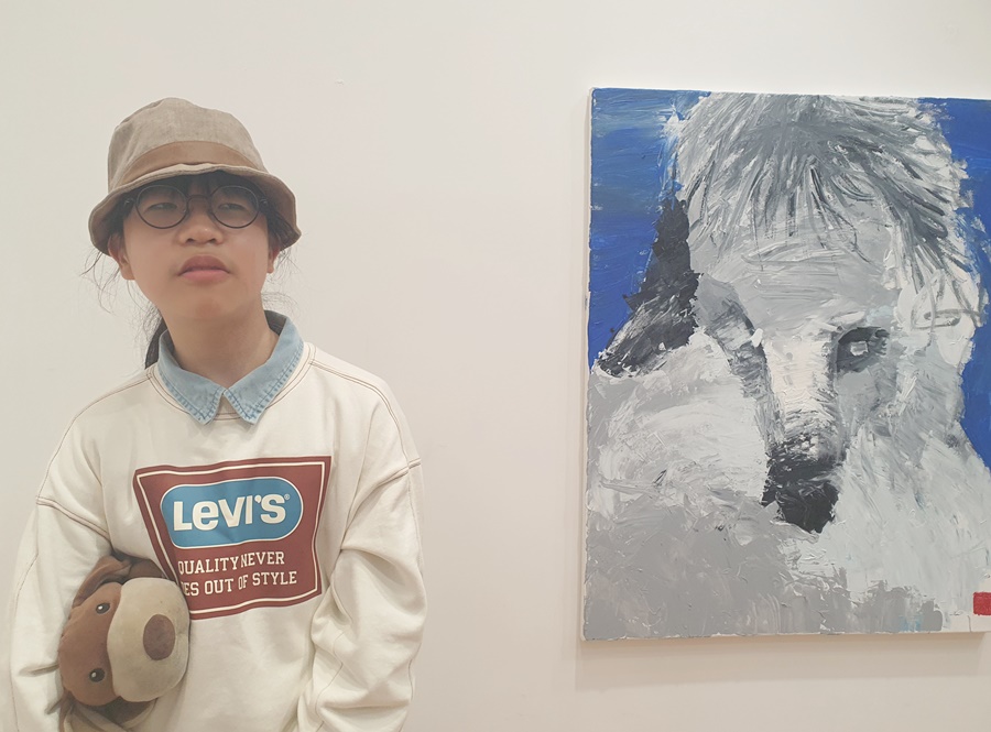 김하민 작가(14살)와 그가 9살 때 그린 작품