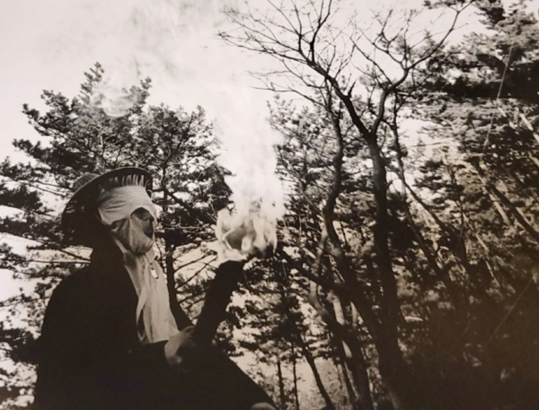 '영감놀이'하는 정공철 심방(김린성 작) 중 일부.