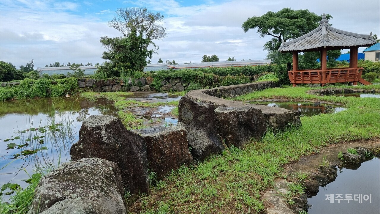 주민들의 생활용수였고, 소와 말의 식수로도 활용하였던 미와미못. (사진=여연)