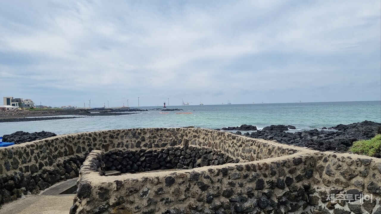 금성리 바닷가에 위치한 용천수. (사진=여연)