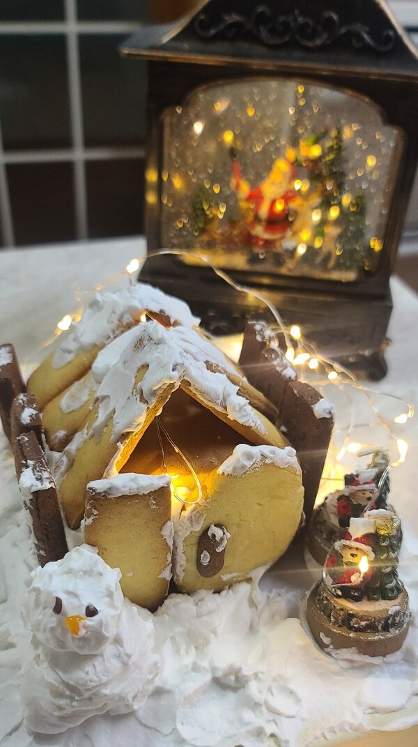 에듀베이킹 키트로 제작한 빵과 크리스마스 쿠키. (사진=에듀베이킹 협동조합 제공)