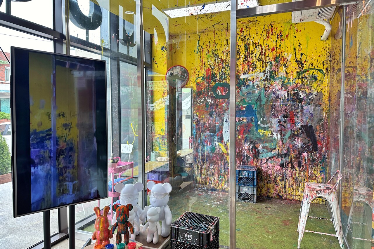 경북 포항시 신흥동 마을관리협동조합이 직접 운영 중인 액션페인팅 체험장 '저스트드로우'. (사진=박지희 기자)