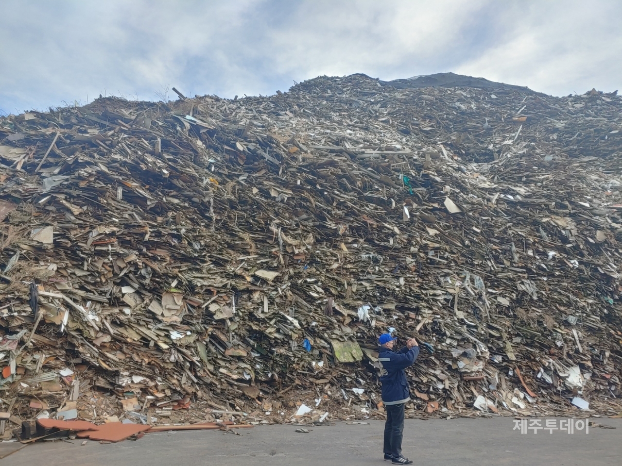 제주시 봉개에 위치한 쓰레기 매립장 모습. (사진=김재훈 기자)