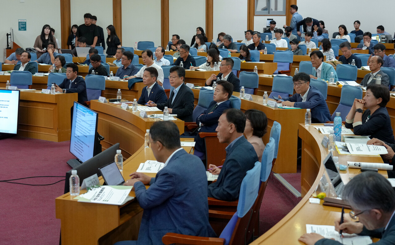 지난 8월13일 국회 더불어민주당 환경노동위원회는 국회의원회관 1소회의실에서 '생태계서비스지불제 계약 확대 적용과 생태관광 활성화 추진을 위한 정책토론회'를 개최했다. (사진=제주특별자치도 제공)