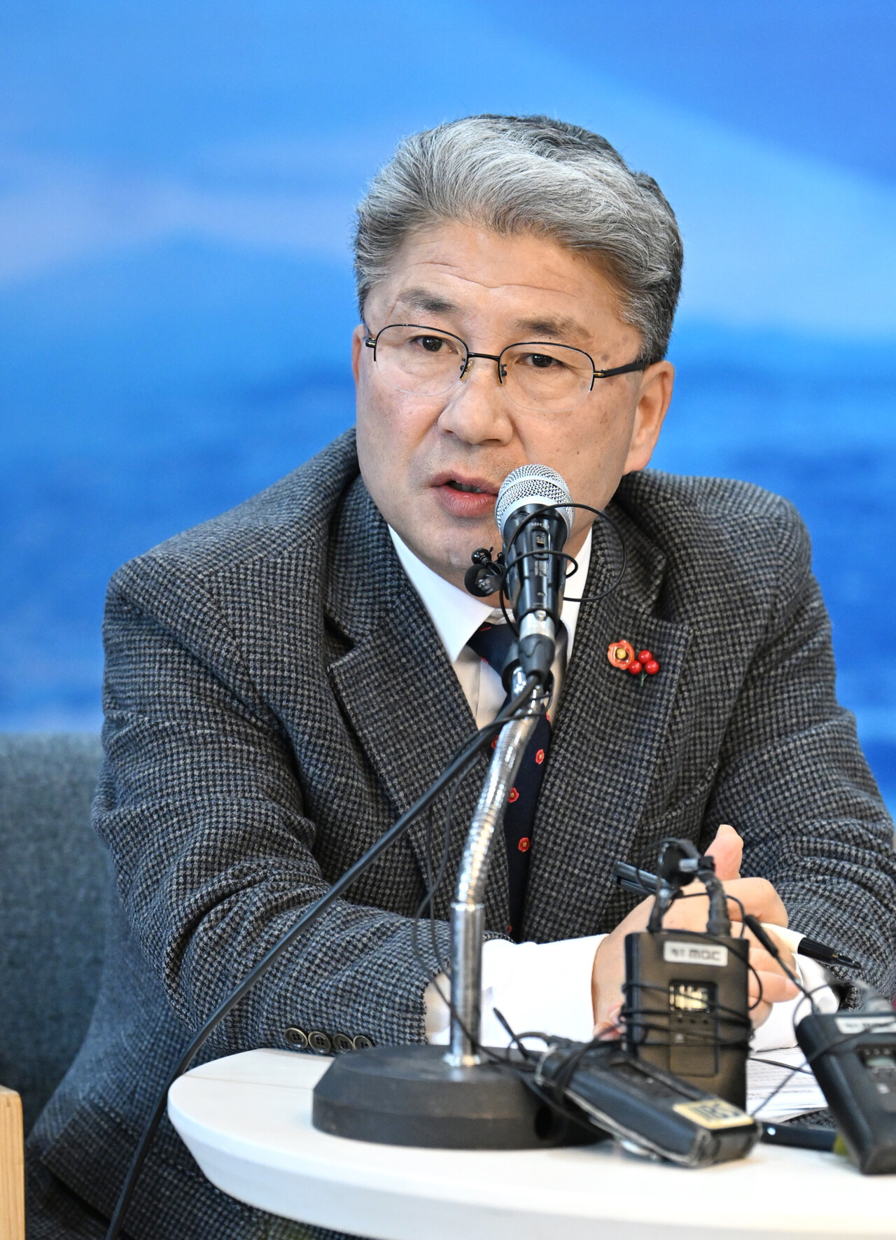 26일 오전 제주도의회 도민카페에서 이상봉 도의회 의장이 '제12대 후반기 제주특별자치도의회 언론사 공동 신년대담'을 진행하고 있다. (사진=제주도의회 제공)