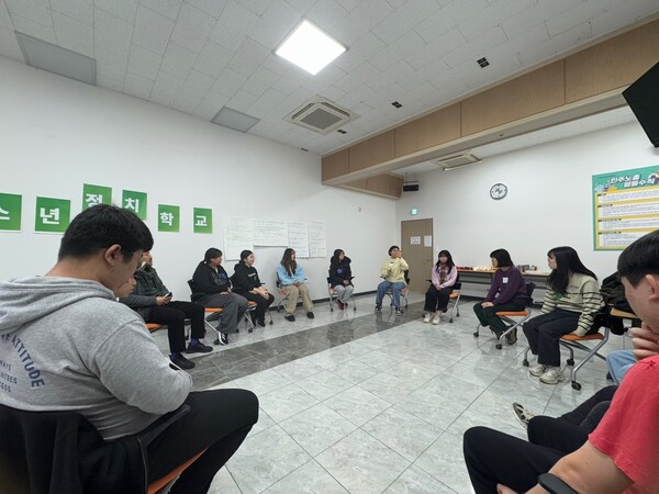 제주녹색당과 제주청소년기후평화행동은 지난 1일부터 2일까지 2기 제주청소년정치학교를 공동주최했다. (사진=제주녹색당 제공)