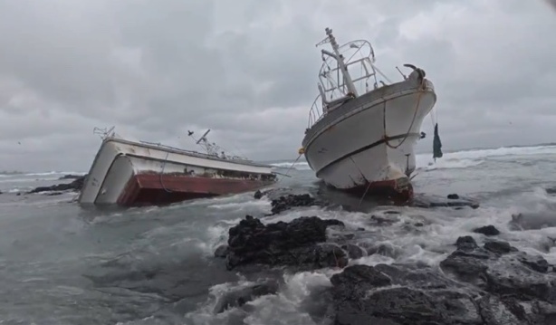 지난 1일 제주시 구좌읍 하도리 토끼섬 인근 해상에서 좌초된 선박. (사진=제주해양경찰청 제공)