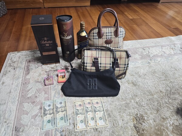 제주시가 고액 상습체남자에 대한 가택 수색 등을 통해 압류한 물품 /제주시 제공