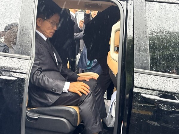 김문수 후보가  4,3 관련 망언에 대해 사과 없이 4.3평화공원을 떠나고 있다. 제주투데이 