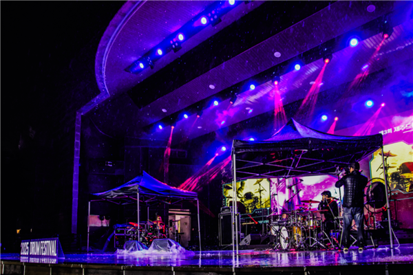 드러머 최현진님과 김슬옹님의 콜라보 무대(사진=락하두 제공)