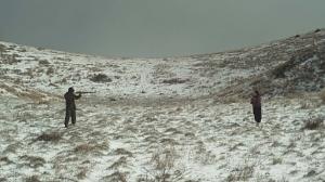 죽음의 대지 사이로 솟구치는 생의 낙천성