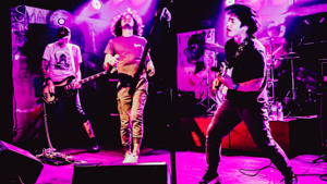 한라산을 넘어온 미지의 세계 속 용자들