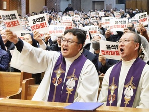 천주교 제주교구 시국미사 “세상일 회피하는 교회, 존재 이유 없어..尹 즉각체포”