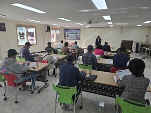 제주신보 「찾아가는 보증시책설명회」, 서귀포향토오일시장서 열려